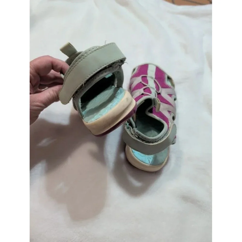 Lands End youth size 3M water shoes
